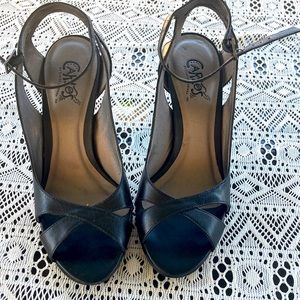 Used Carlos Santana size 5-1/2  heels